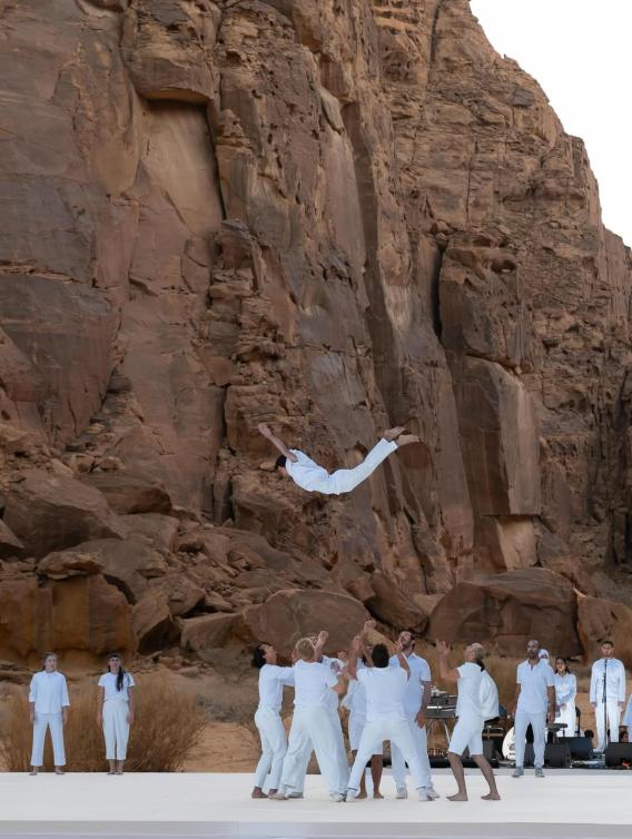  عرض Vertigo يأخذ الجمهور في رحلة حسّية حيث يتلاقى الخطر بالجمال في مشهد مسرحي آسر 