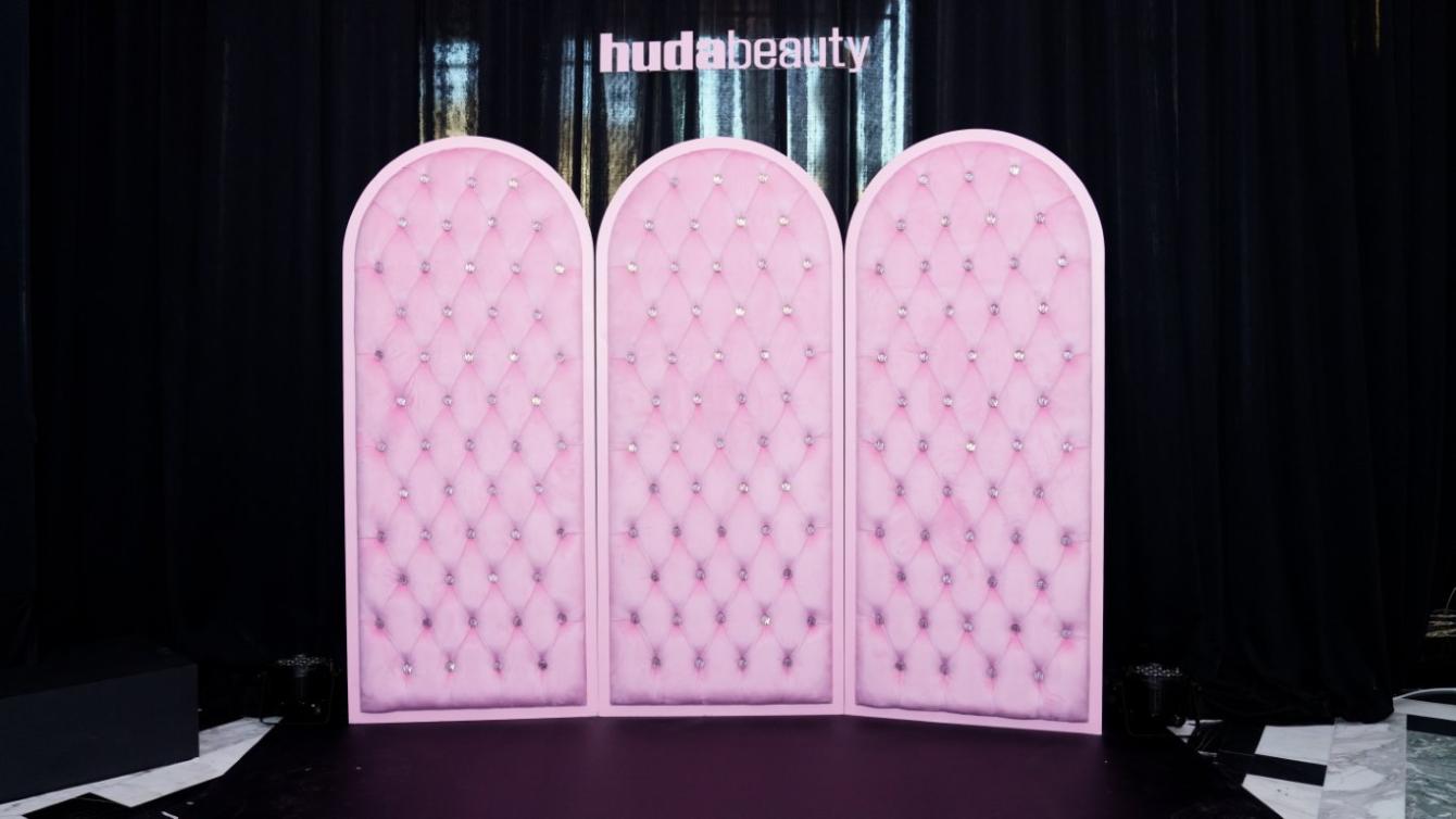 هدى بيوتي تحتفل بإطلاق بودرة Easy Bake Pressed Powder