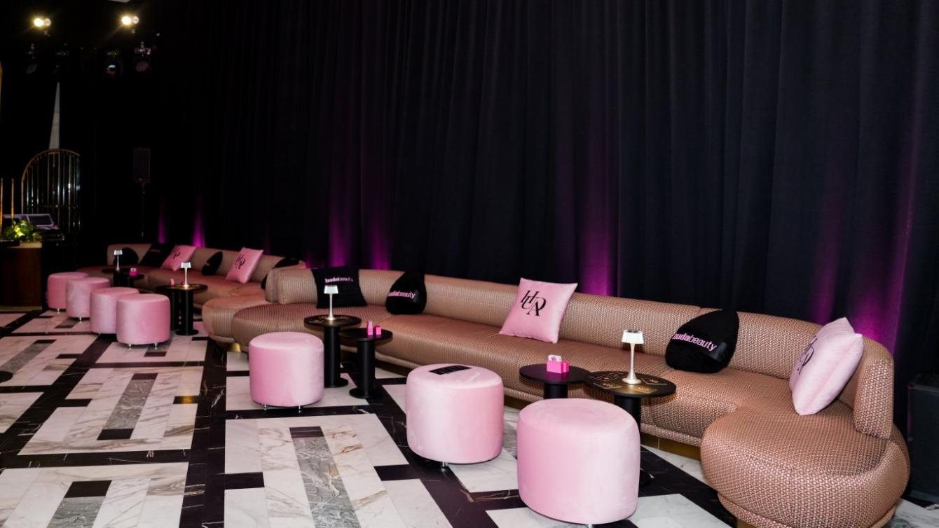 هدى بيوتي تحتفل بإطلاق بودرة Easy Bake Pressed Powder