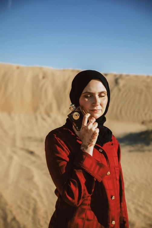 زهرة لاري، أول متزلجة فنية إماراتية في العالم