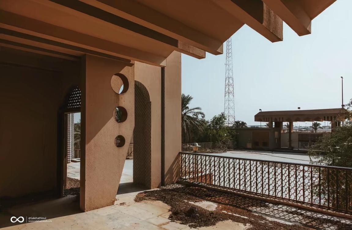 خطوات قليلة نحو الداخل… لكنها تأخذك سنوات إلى الوراء - الصورة بعدسة صالح بن أحمد الهذلول 