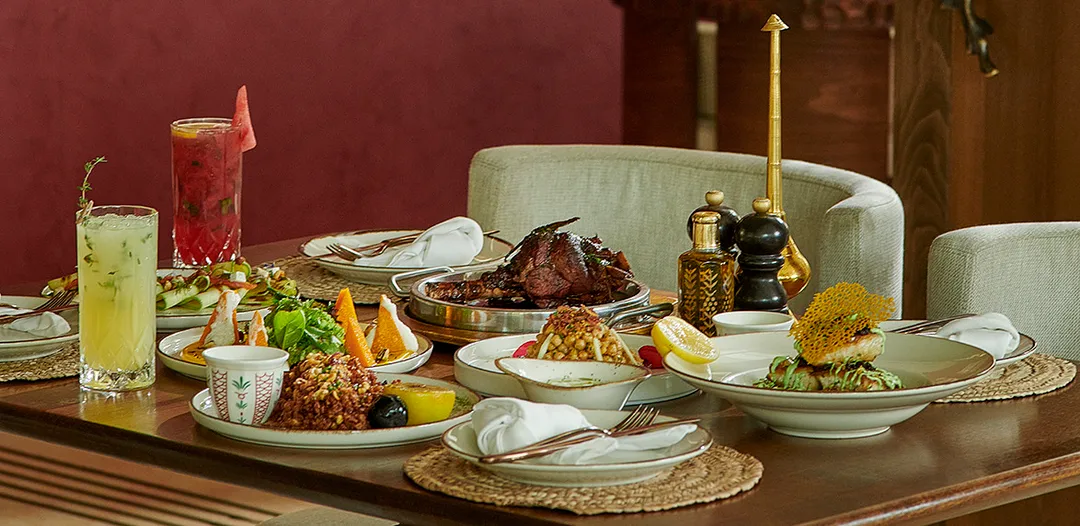  يقدّم مطعم تكية لكم رحلة طهي عبر التقاليد السعودية الغنية 