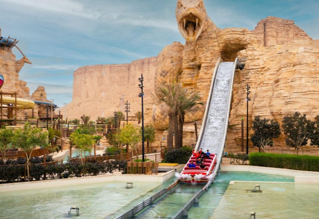  تجارب ممتعة بانتظاركم في منتزه الألعاب المائية “أكواريبيا” في القدية 