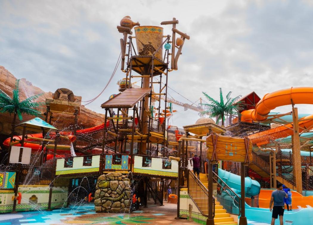  متعة الترفيه في منتزه الألعاب المائية “أكواريبيا” في القدية 