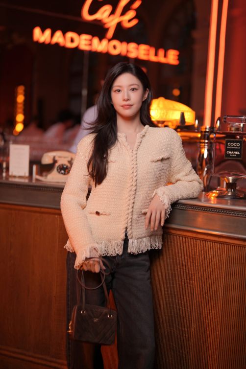  Go Youn-Jung.jpg (331.91 كيلوبايت)