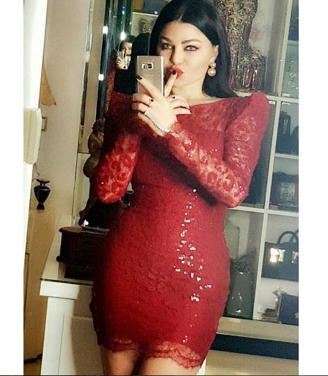 هيفاء وهبي تألقت في سهرة راس السنة بالفستان الاحمر