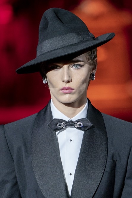 اكسسوارات القبعة الدائرية من Dolce&Gabbana