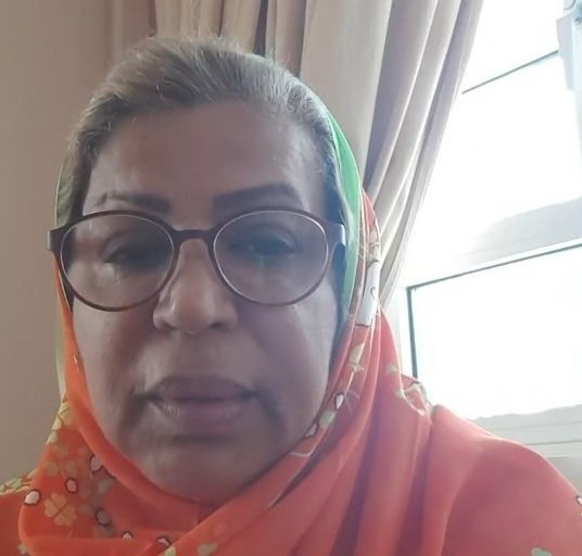 الفنانة فخرية خميس