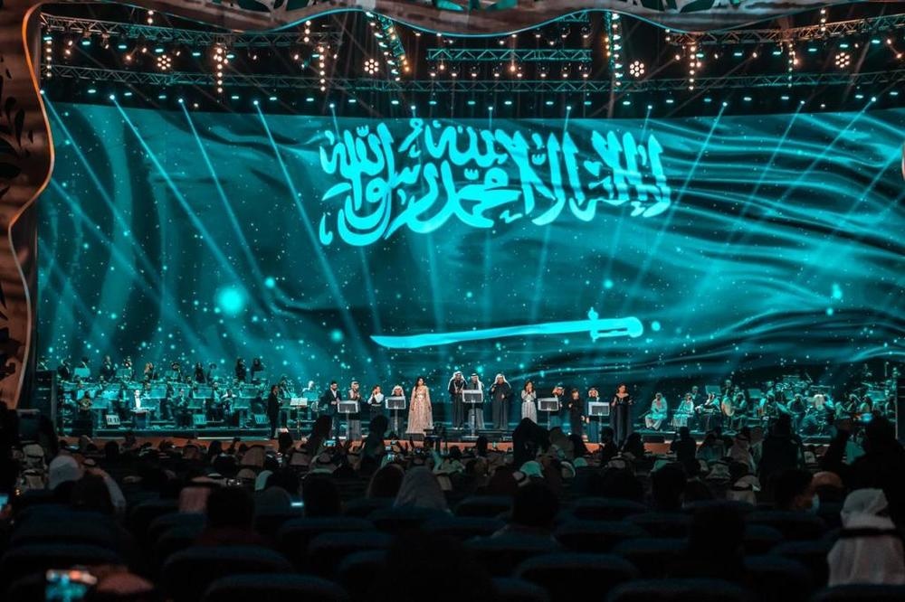 اجتمع كبار الفنانين في حفل رياض تريو نايت