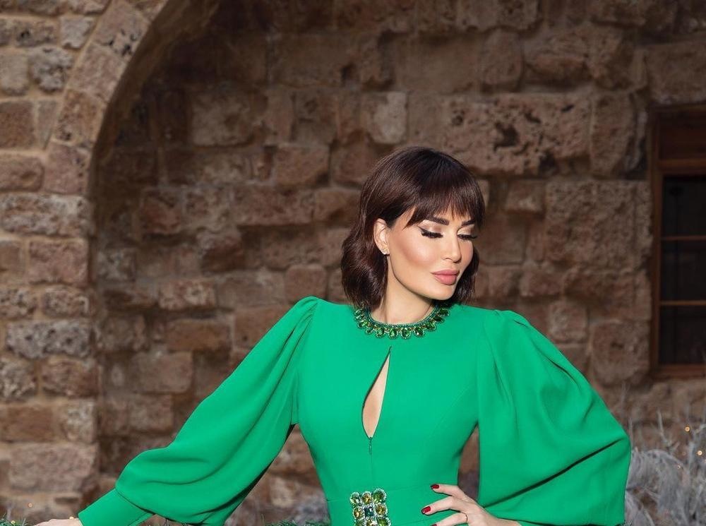 كونتور الفك بالمكياج على طريقة خبيرة التجميل سينتيا بشارة - الصورة من حساب سيرين عبد النور على انستغرام