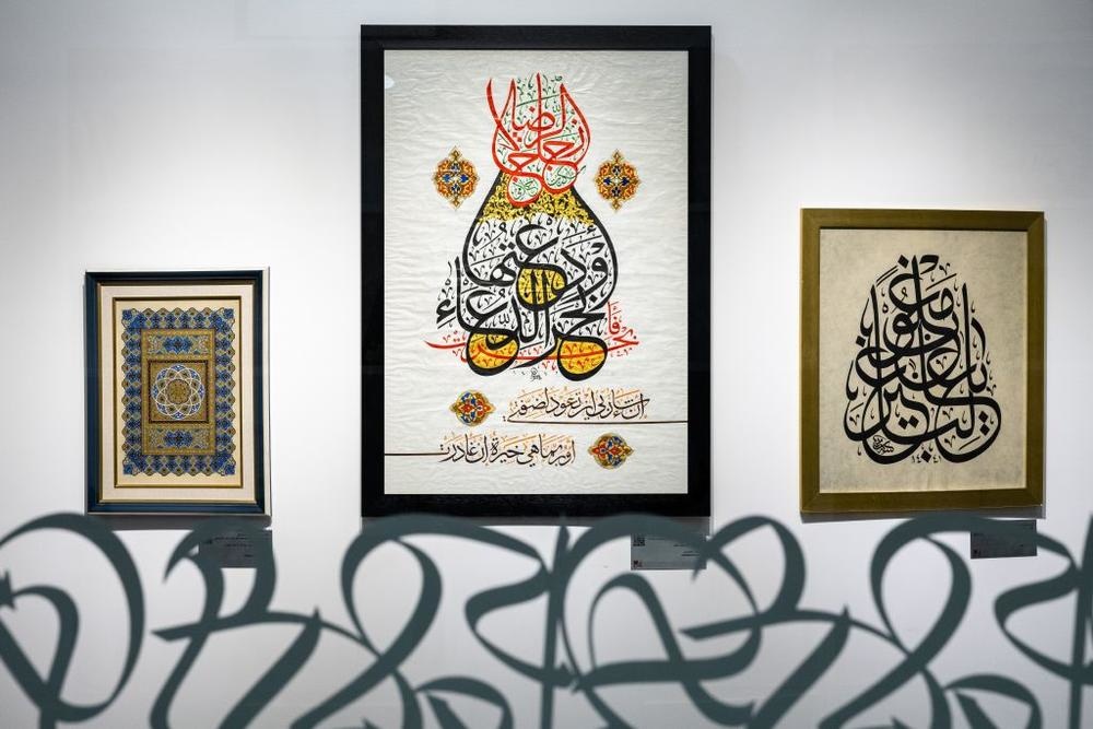 الخط العربي في لوحات الفنانين