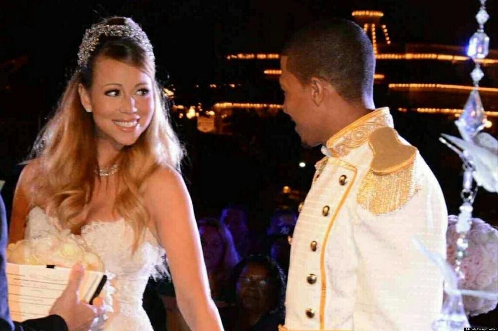 تجديد وعود الزواج مع زوجها نيك كانون في حفل زفاف في ديزني لاند