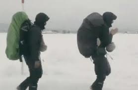 صورة من الفيديو التي نشرها الشبان
