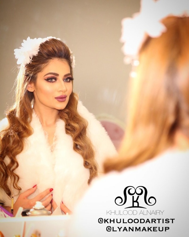 الموضه في التسريحات المفتوحة
