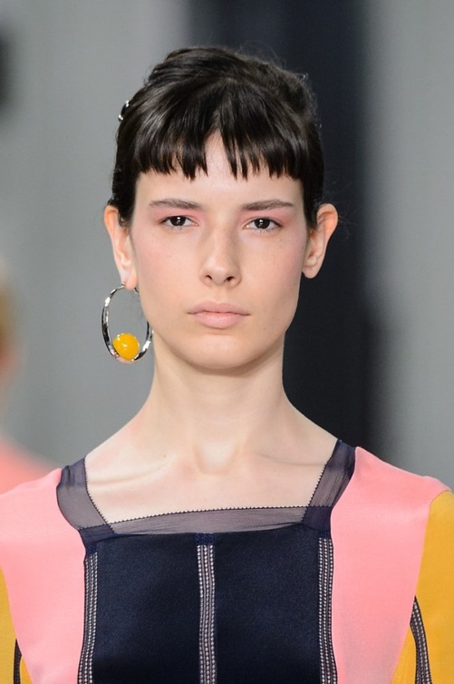 احدث الاكسسوارات مع الأقراط الدائرية من بول سميث Paul Smith
