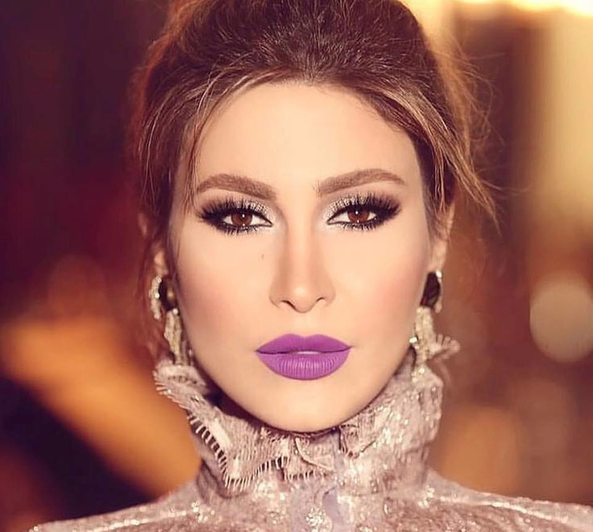 مكياج يوم الحب أساسه الشفايف البنفسجية مع يارا