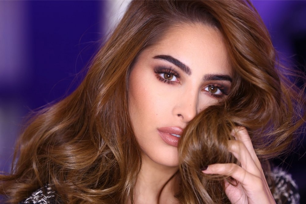 مكياج عيون برونزي مناسب ليوم الحب