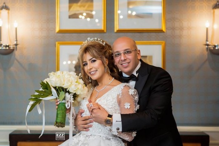 جنات اهدث زوجها أغنية في حفل زفافهما
