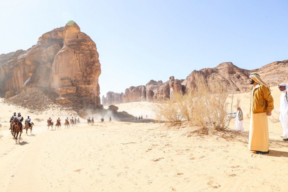 الشيخ حمد بن راشد يشهد تتويج الفارس سمو الشيخ حمدان بن محمد بن راشد آل مكتوم 