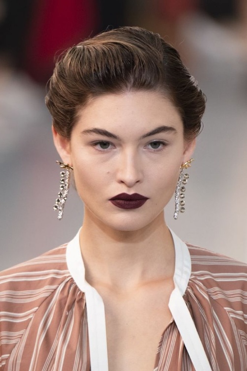 صور اخر صيحات المكياج 2020 مع الشفاه المخملية من دار Chloe
