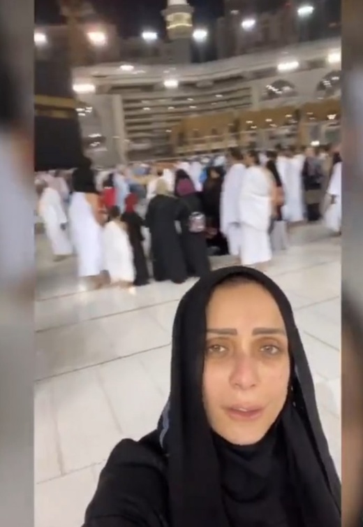 ريم البارودي في العمرة