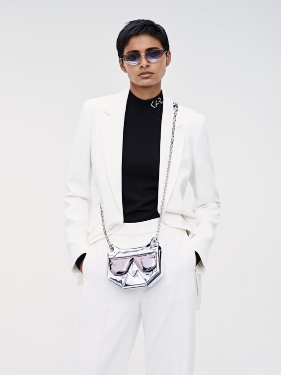 مجموعة KARL LAGERFELD النسائية لربيع 2021