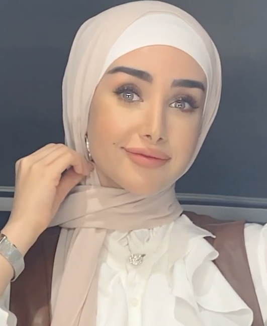 خطوات تطبيق مكياج ناعم للمحجبات من وحي اطلالة هنا الزاهد