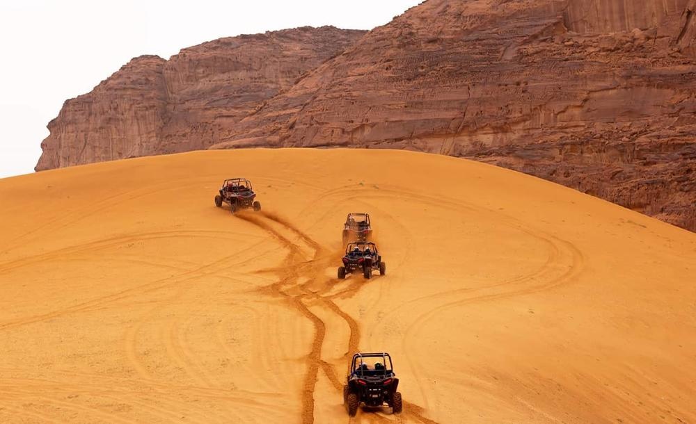 جولات الدبابات الرملية «BUGGY» في العلا
