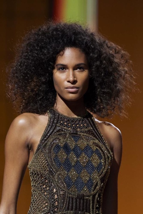 الوان صبغات شعر سوداء من دار Balmain