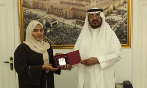 تكريم الطالبة سارة