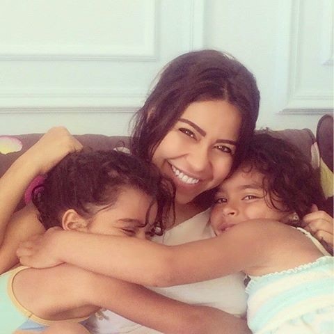 من اسباب اعتزال شيرين للغناء التفرغ لتربية ابنتيها