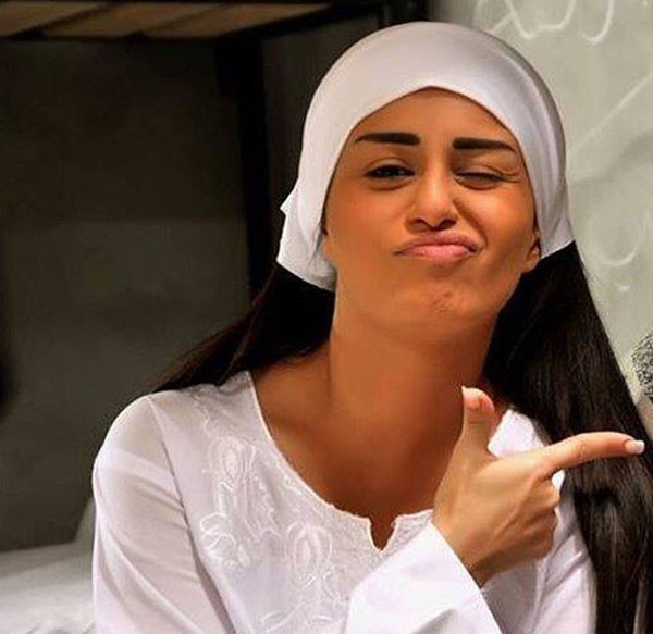 منة فضالي..بملابس السجينة