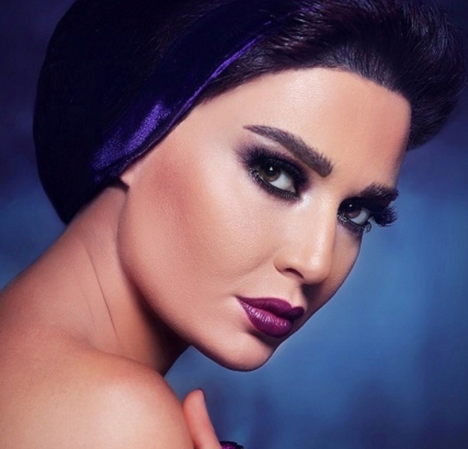 سيرين عبدالنور متألقة بمكياج كوليت اسكندر