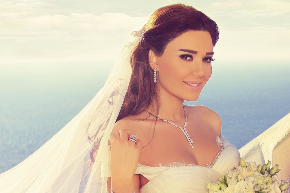 سيرين عبد النور..عروس بأنامل كوليت اسكندر