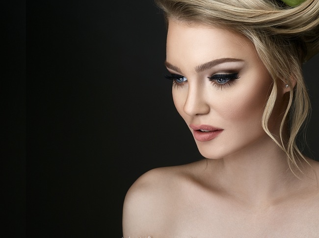 مكياج مميز من ابداعات كوليت اسكندر