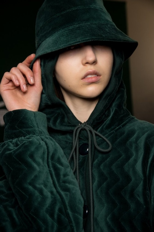 الوان أظافر طبيعية ولماعة من Lacoste