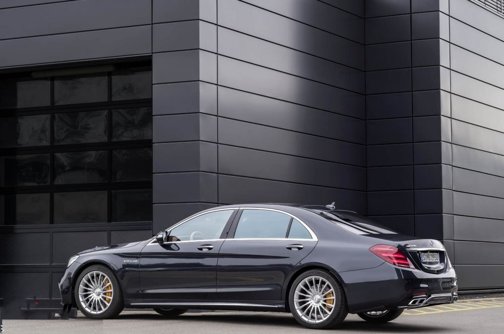 نسخة الإصدار الأخير "S65" من مرسيدس