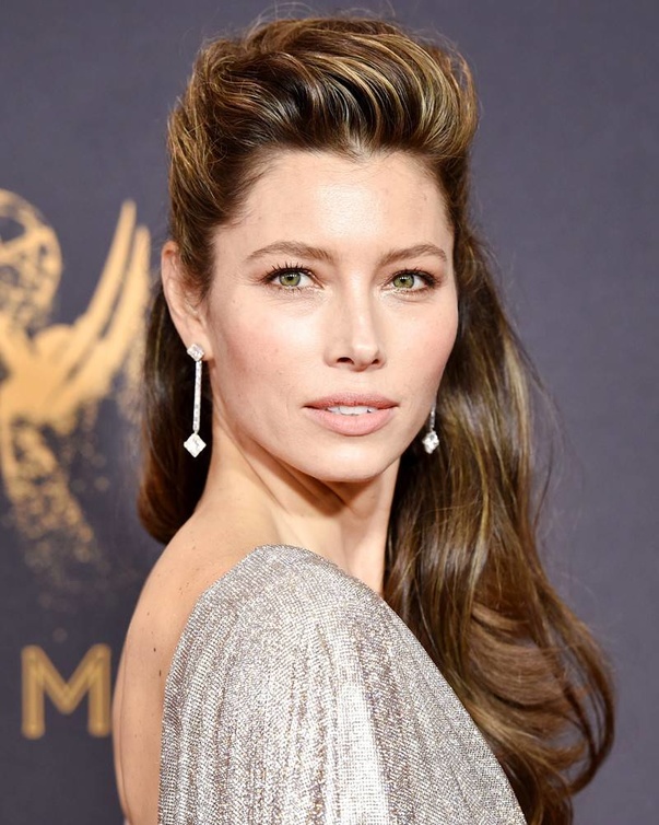 هكذا أطلت جيسيكا في Emmy Awards 2017