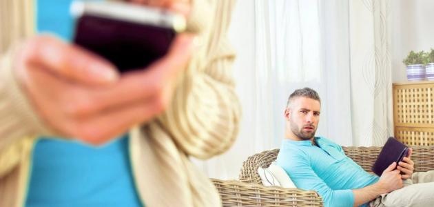 خيانة المرأة للرجل لا تجعل يشعر بالأمان معها
