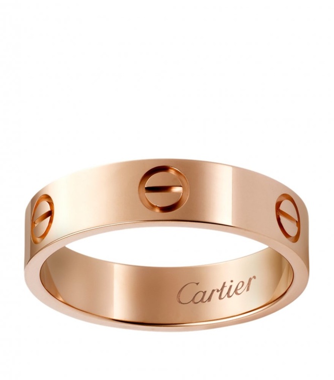 أشكال مجوهرات فاخرة للعروس من الذهب الوردي من دار Cartier 