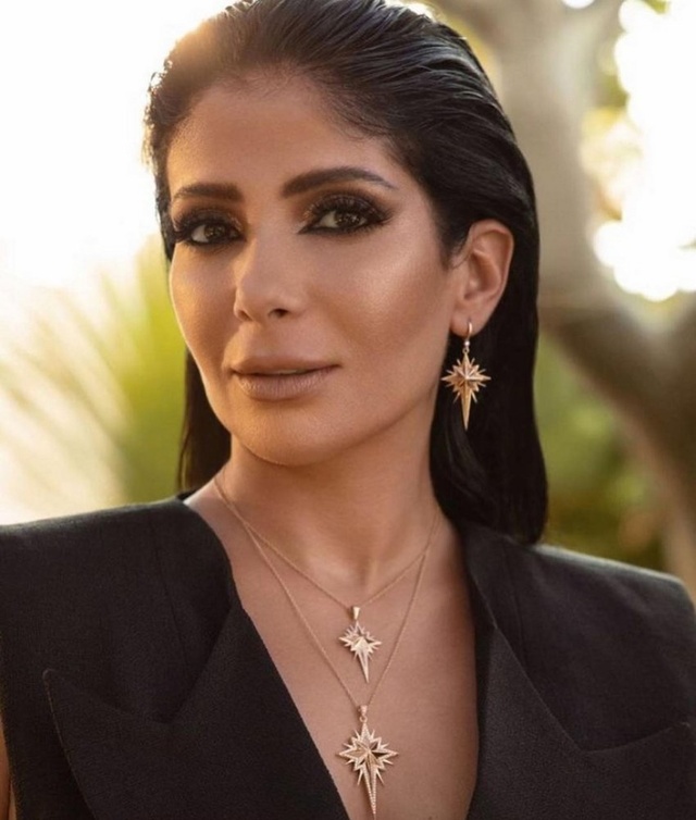 منى زكي انخرضت في حملات مناهضة التحرش