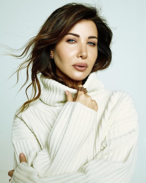 الفنانة نانسي عجرم خضعت لعملية توريد الشفاه بالليزر
