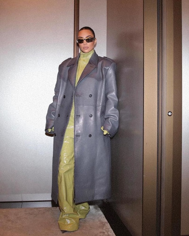 حيث اعتمدته في كثير من إطلالاتها بعد الانفصال،