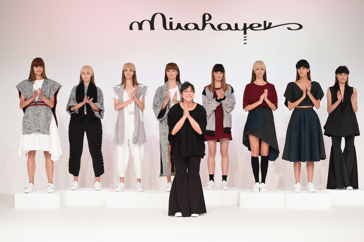 عرض ميرا حايك Mira Hayek