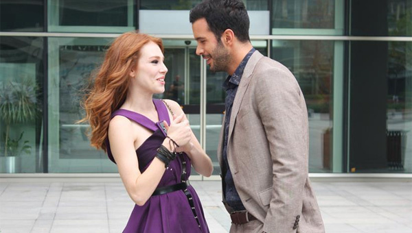 مشهد من مسلسل عشق للإيجار