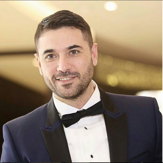 احمد عز بدأ مشواره في عروض الازياء