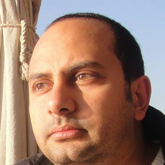 الكاتب رامي عبد الرزق الذي يقوم بكتابة المعالجة التليفزيونية