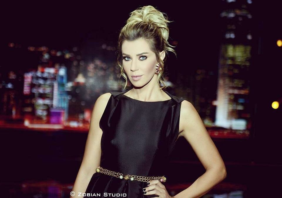 كارلا حداد مقدمة برنامج نجم الكوميديا