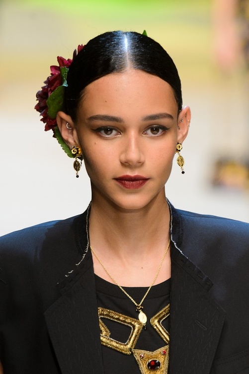 الوان احمر الشفاه الذي يناسب البشرة السمراء من دولتشي اند غاباناDOLCE & GABBANA