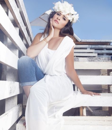 الفنانة ياسمين عبد العزيز